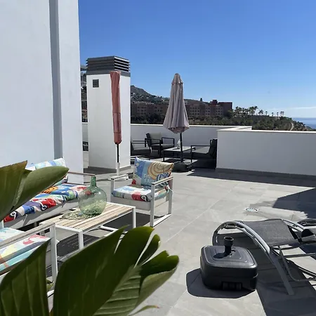 Apartment Sunny Penthouse With Panoramic Views